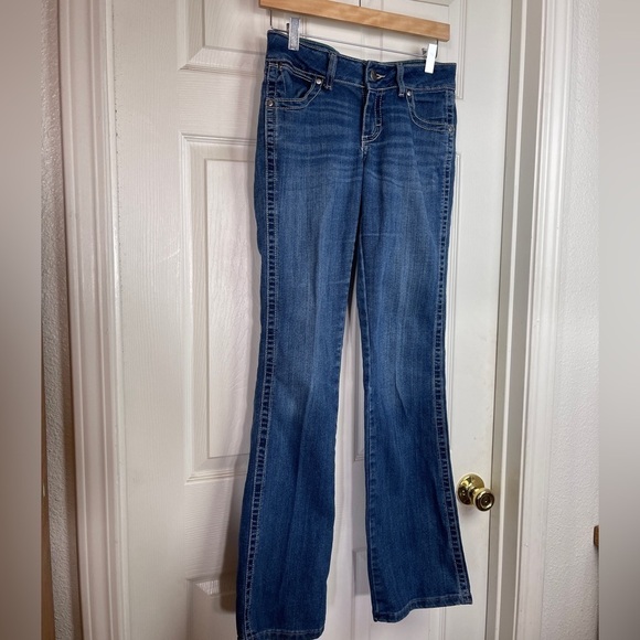Wrangler Rhinestone Pocket Low Rise Boot Cut Jeans - Picture 4 of 11
